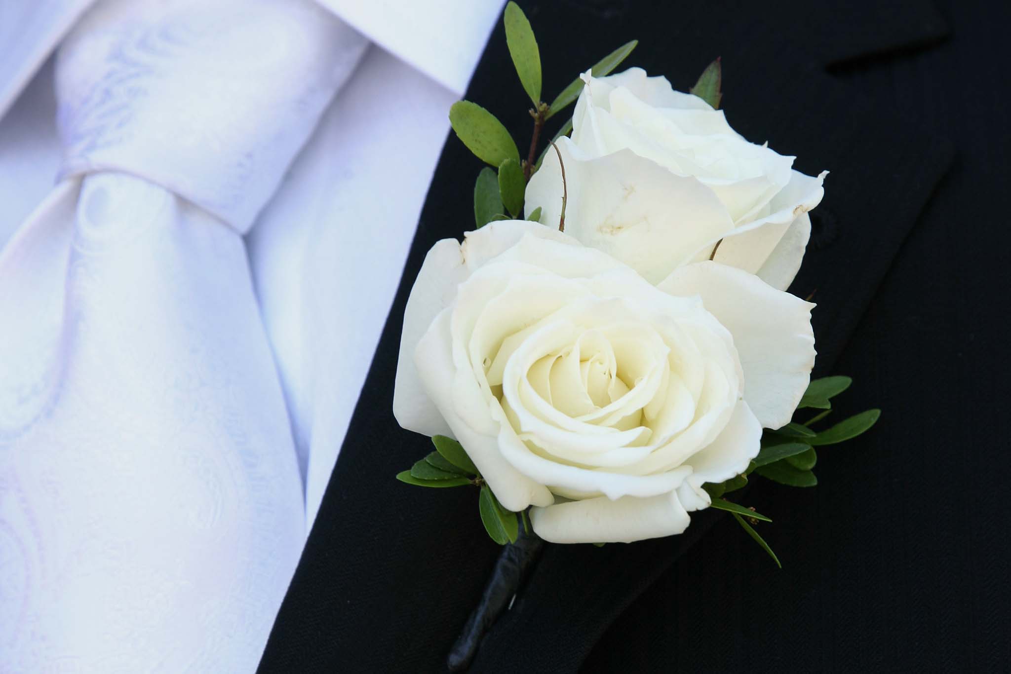 Groom Boutonniere | Toronto Wedding Photographer | Maya Kovacheva