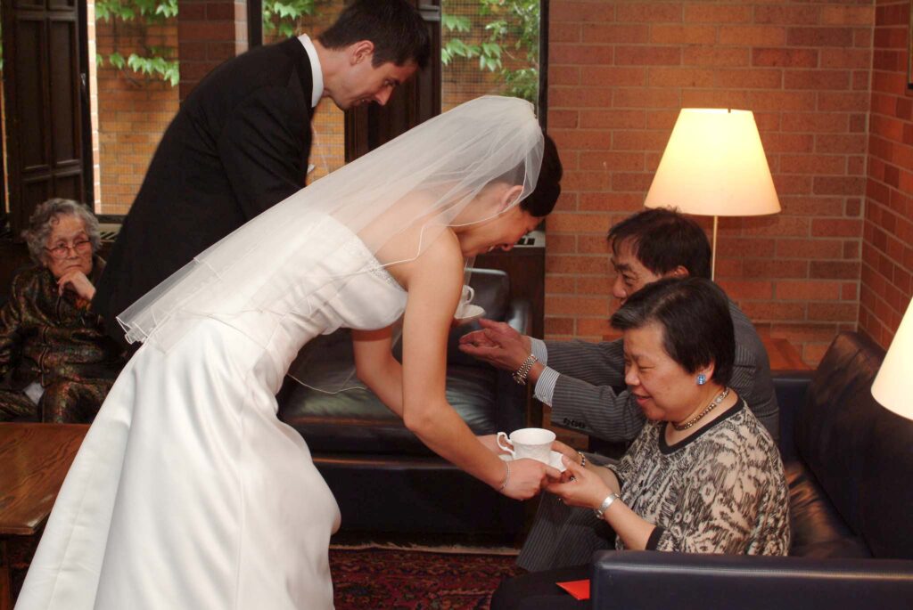 Chinese Tea Ceremony | Toronto Wedding Photographer | Maya Kovacheva